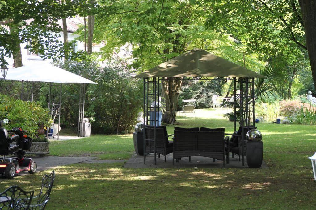 Hotel Villa Koenigin Luise Bad Pyrmont Bagian luar foto