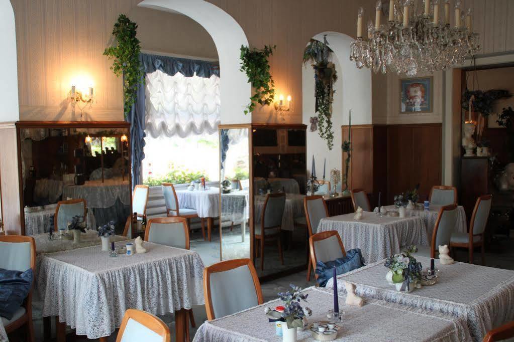 Hotel Villa Koenigin Luise Bad Pyrmont Bagian luar foto